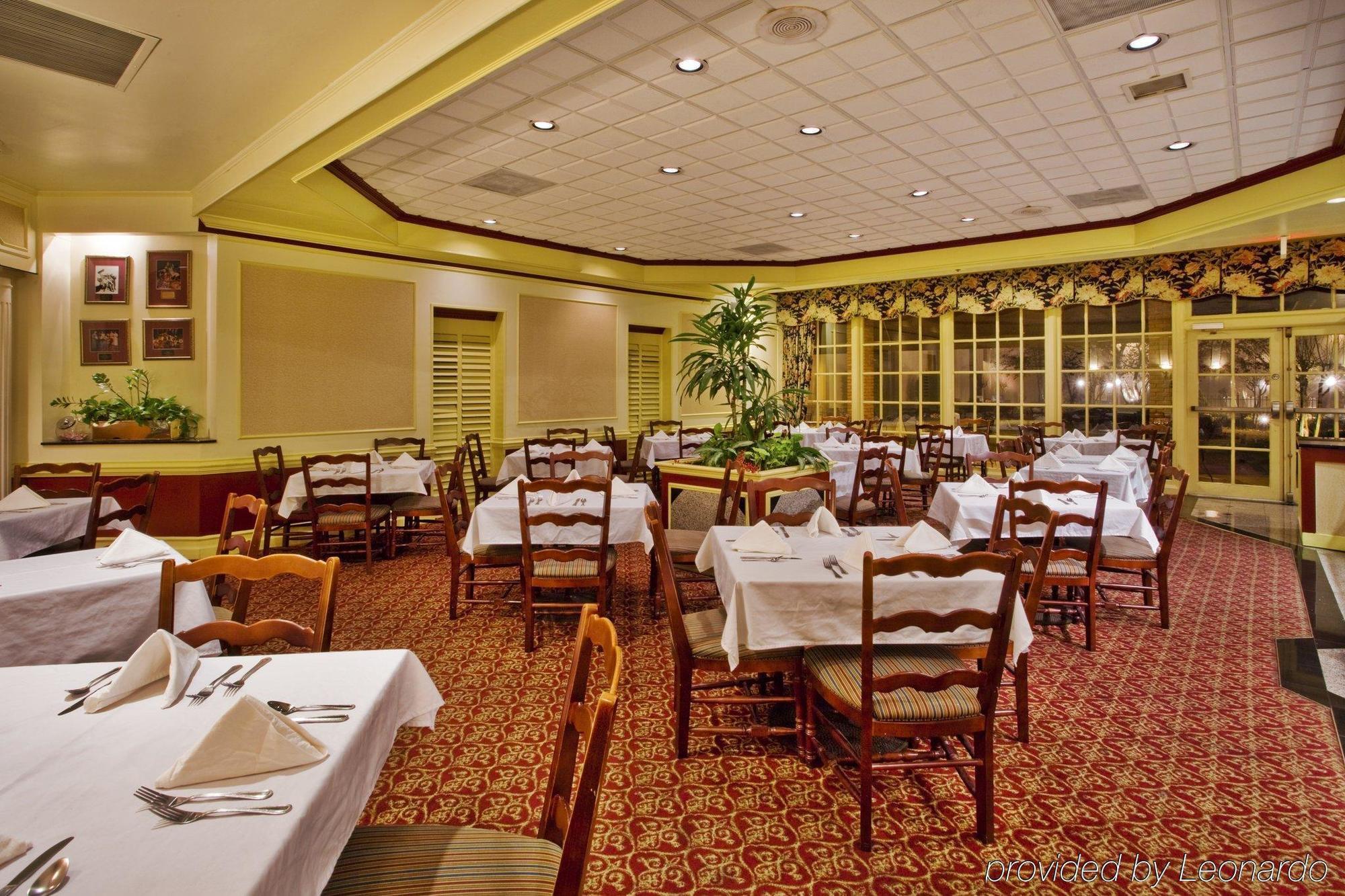 Ramada By Wyndham Gainesville Restaurant photo