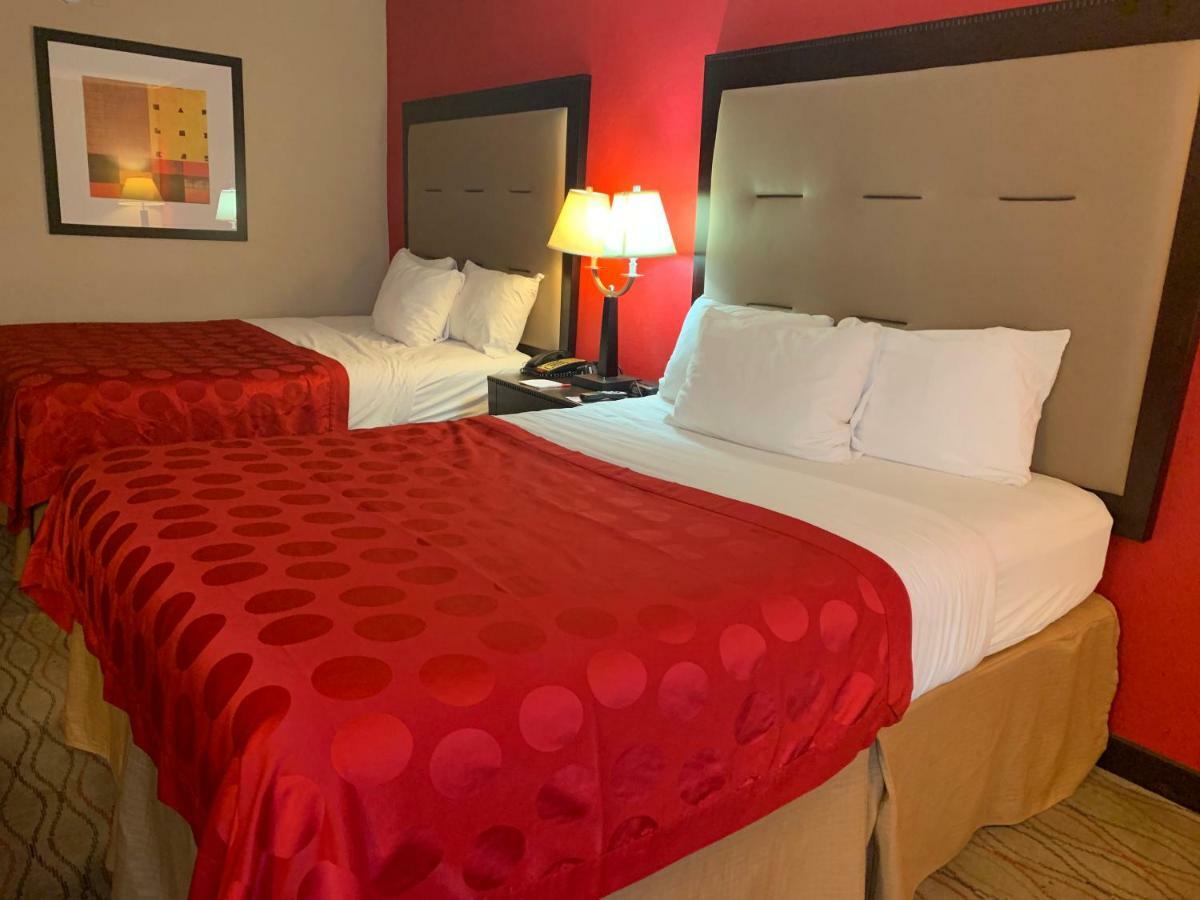 Ramada By Wyndham Gainesville Exterior photo